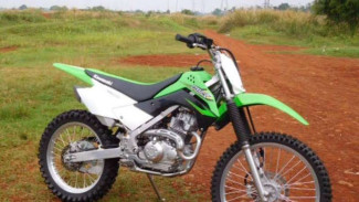 Berstatus 'Bodong', Kawasaki New KLX Justru Lebih Mahal