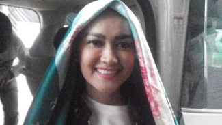 Meski Diinfus, Julia Perez Pasang Wajah Semringah