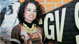 Wizzy Pilih ke Mal dan Makan Sushi Isi Waktu Senggang