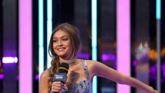 Gigi Hadid: Tak Ada Model Bisa Gantikan Cindy Crawford