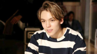 Vernon SEVENTEEN Berkencan dengan Stylish TXT?
