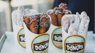 Lezatnya Donat yang Dikemas Layaknya Kentang Goreng