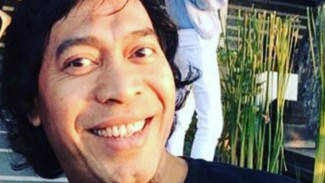 Kocak, Begini Ulah Komeng Peringati Hari Anak Nasional