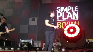 Simple Plan Tutup Soundrenaline dengan Jetlag
