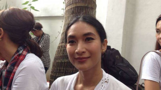 Sambangi Rumah Lembang, Happy Salma Dukung Ahok
