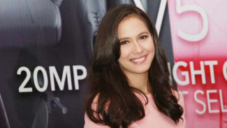 Pevita Pearce Pilih Inggris untuk Libur Natal dan Tahun Baru