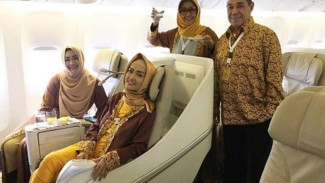 Sempat Sakit, Jupe Tetap Berangkat Umrah