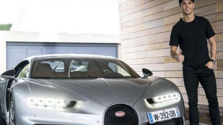 Reaksi Ronaldo Saat Tunggangi Hypercar Tercepat Sejagat