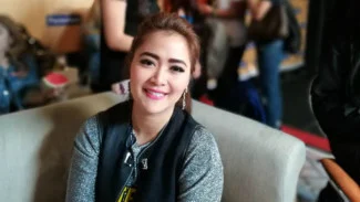 Vega Darwanti Ingin Vakum dari Panggung Hiburan?