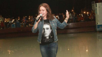 Rossa Siap Berkostum 15 Kg untuk Konser Tunggal