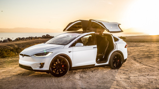 Tesla Model X.
