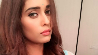 Shakti Arora Putus dengan Neha Saxena?