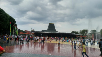 Alasan Puluhan Ribu Pengunjung Padati TMII di Lebaran Ketiga