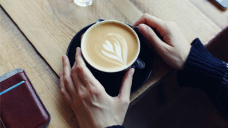 Benarkah Minum Kopi dan Teh  Buat  Jantung Berdebar?