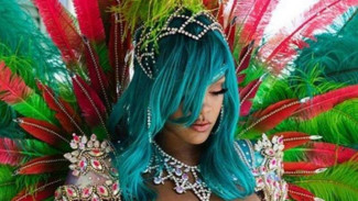 Rihanna Tampil Superseksi dalam Balutan Bikini
