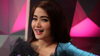 Vega Darwanti Boyong Keluarga Pelesir ke Jepang