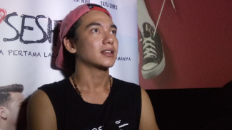Ambisi Adipati Dolken Traveling Keliling Indonesia