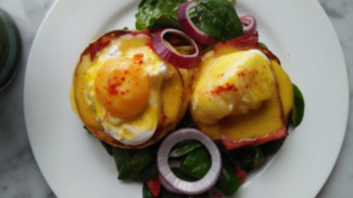Anti Gagal, Ini Tips Membuat Egg Benedict Ala Amerika