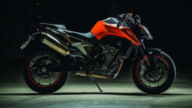 KTM Duke 790.