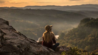Tips Solo Traveling Bagi Wanita ala Famega