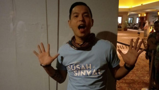 Ernest Prakasa 'Dicurhati' Ibu-ibu