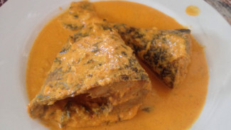 Sensasi Gulai Kapalo Lauk, Si Penggugah Selera di RM Padang