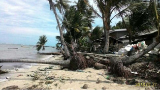Jelang Gerhana Bulan Total, Banjir Rob Mulai Muncul