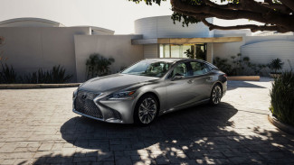 Inilah Mobil Twin-Turbo Terjangkau yang Harganya Lebih Rendah dari Toyota Camry Baru