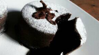RESEP: Chocolate Lava Cake Kukus, Persis Buatan Restoran