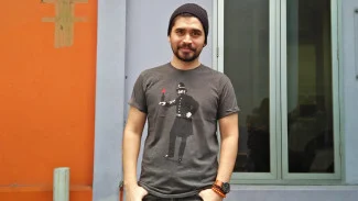 Lama Tak Terlihat, Rizky Hanggono Ternyata Jualan Kaus