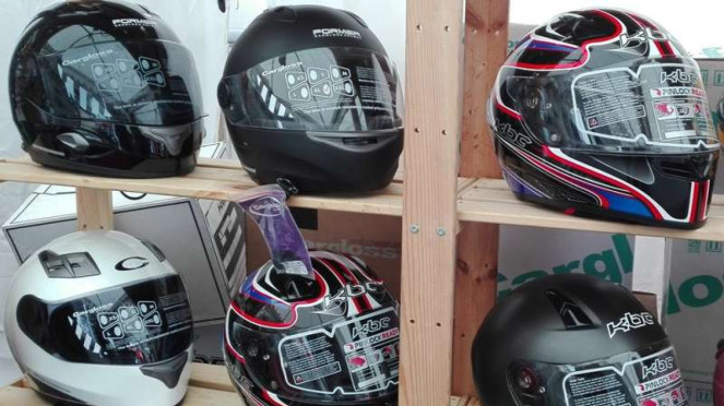 Helm Arai.