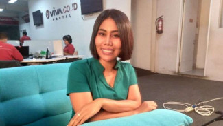 Coba Bertahan, Tante Evi Masamba Dagang di Pinggir Jalan