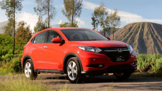 Mobil SUV Terlaris Juni 2018, HR-V Geser Rush