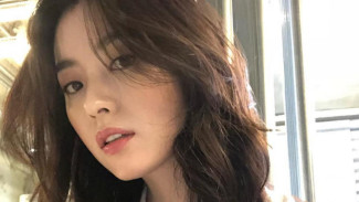 Han Hyo Joo dan Kang Dong Won Kepergok Jalan Bareng