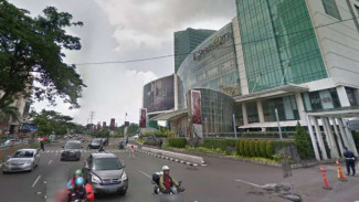 Ada Instalasi Lip Cream Raksasa di Senayan City, Beauty Enthusiast Bisa Bebas Foto-foto