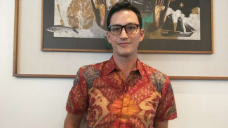3 Trik Agar Pria Tampil Makin Keren dengan Batik