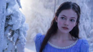 5 Transformasi Mackenzie Foy Bintang di Film The Nutcracker