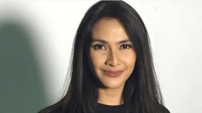Maudy Koesnaedi.