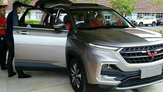 Banyak Fitur Canggih di SUV Wuling Almaz