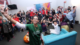 T-Five Seru-seruan di Kantor VoxPop 