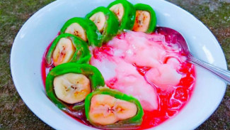 RESEP: Manis Segar Es Pisang Ijo