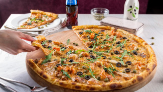 Resto Ini Berikan Pizza Gratis Jika Pengunjung Tak Main HP Saat Makan
