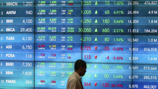 IHSG Bertahan Hijau Jelang Akhir Pekan, Ada Saham Antam di Jajaran Top Gainers