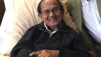 Kiamat Kecil, Candaan Maut, sampai Hoax BJ Habibie Meninggal Dunia