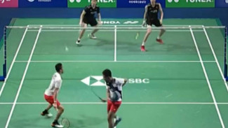 Penyelamatan Ajib Fajar/Rian Saat Smes Muka Pebulutangkis China