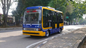 Bus Canggih Resmi Beroperasi di Indonesia, Buka Pintu Pakai e-Money