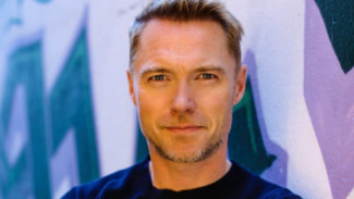 Gandeng Bunga Citra Lestari, Ronan Keating Segera Konser di Jakarta