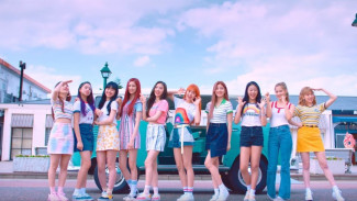 Girlband Korea Terjebak di Filipina Akibat Erupsi Taal Volcano