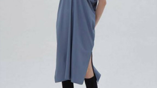 Classic Blue Jadi Tren Warna Fashion 2020, Ini Tips Padu Padannya