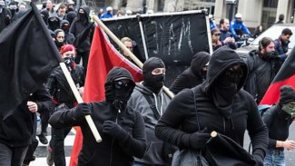 Mengenal Antifa, Kelompok Garis Keras yang Bikin Trump Jengkel